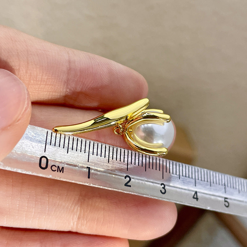 Pendientes de perlas con diseño de línea metálica para mujer, aguja de plata de ley