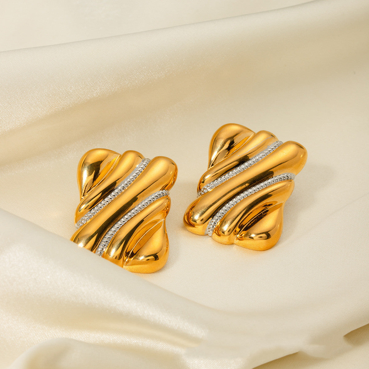 Boucles d'oreilles à texture bloquante de couleur en acier inoxydable en or 18 carats