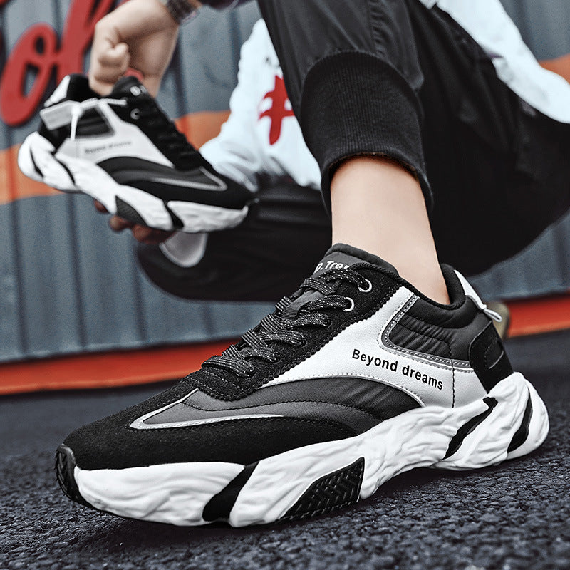 Plataforma de zapatillas deportivas ligeras e informales.