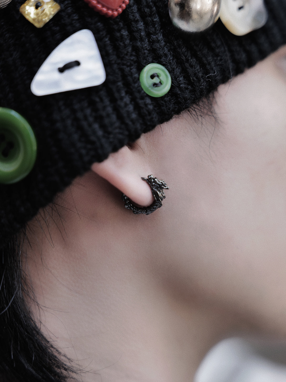 Boucles d'oreilles à motif de dragon avec anneau uni en argent