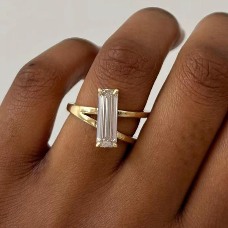 Anillo largo de circón a la moda para mujer