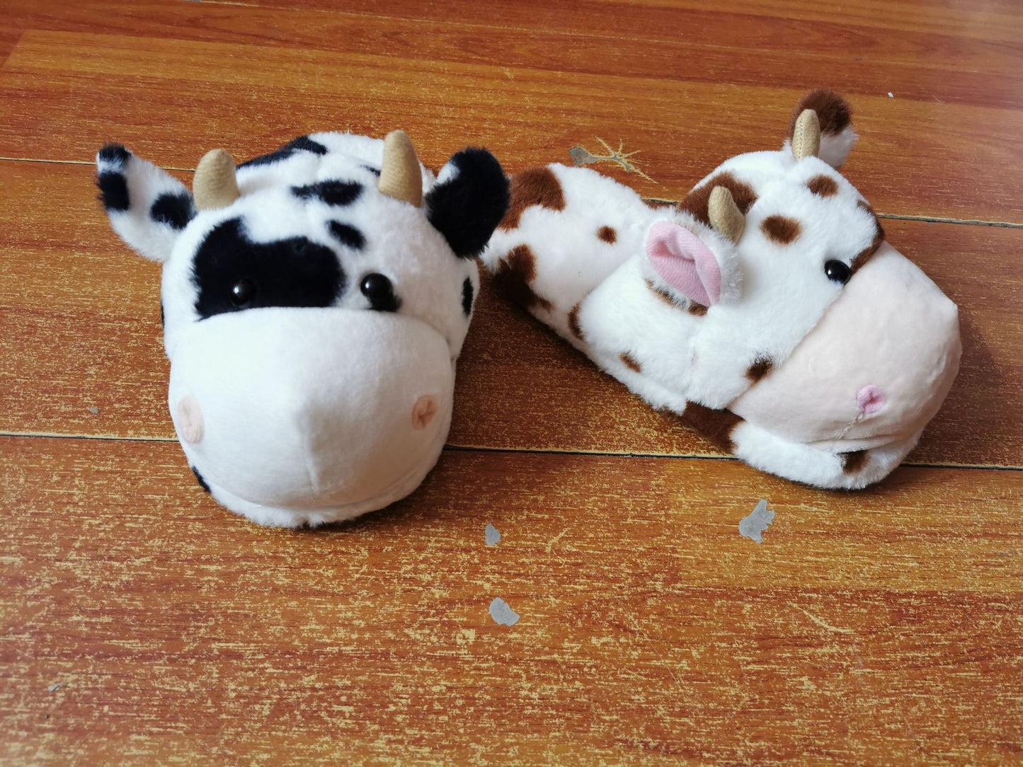 Pantoufles de vache mignonnes, jouets en peluche