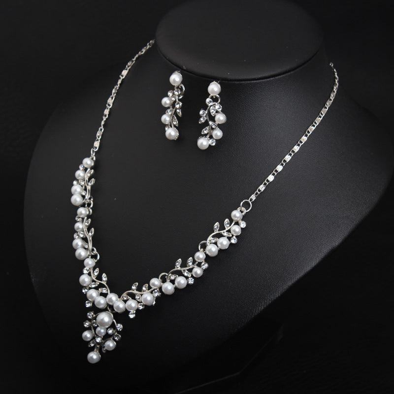 Suite de colliers et boucles d'oreilles en perles de strass simples