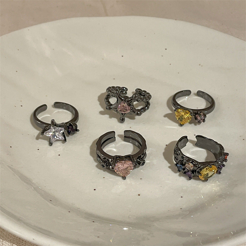 Anillo de cristales de colores irregulares Diseño de nicho femenino