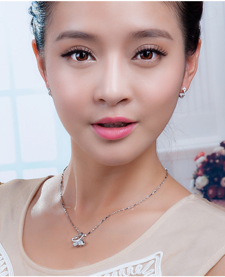 Joyería S925 Collar de plata Cadena de clavícula con colgante corto de mariposa con microincrustaciones para mujer