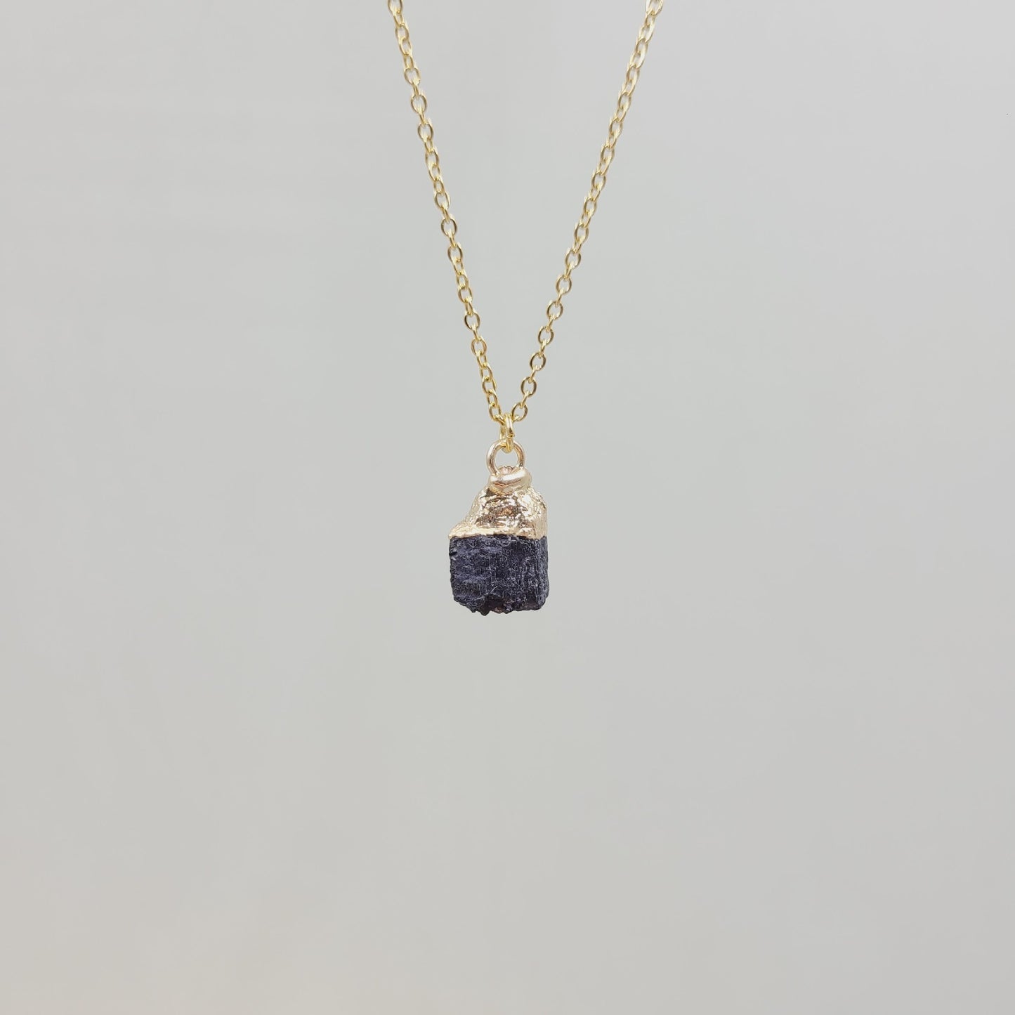 Collier avec pendentif en pierre de cristal naturel irrégulier, chaîne en acier inoxydable en métal