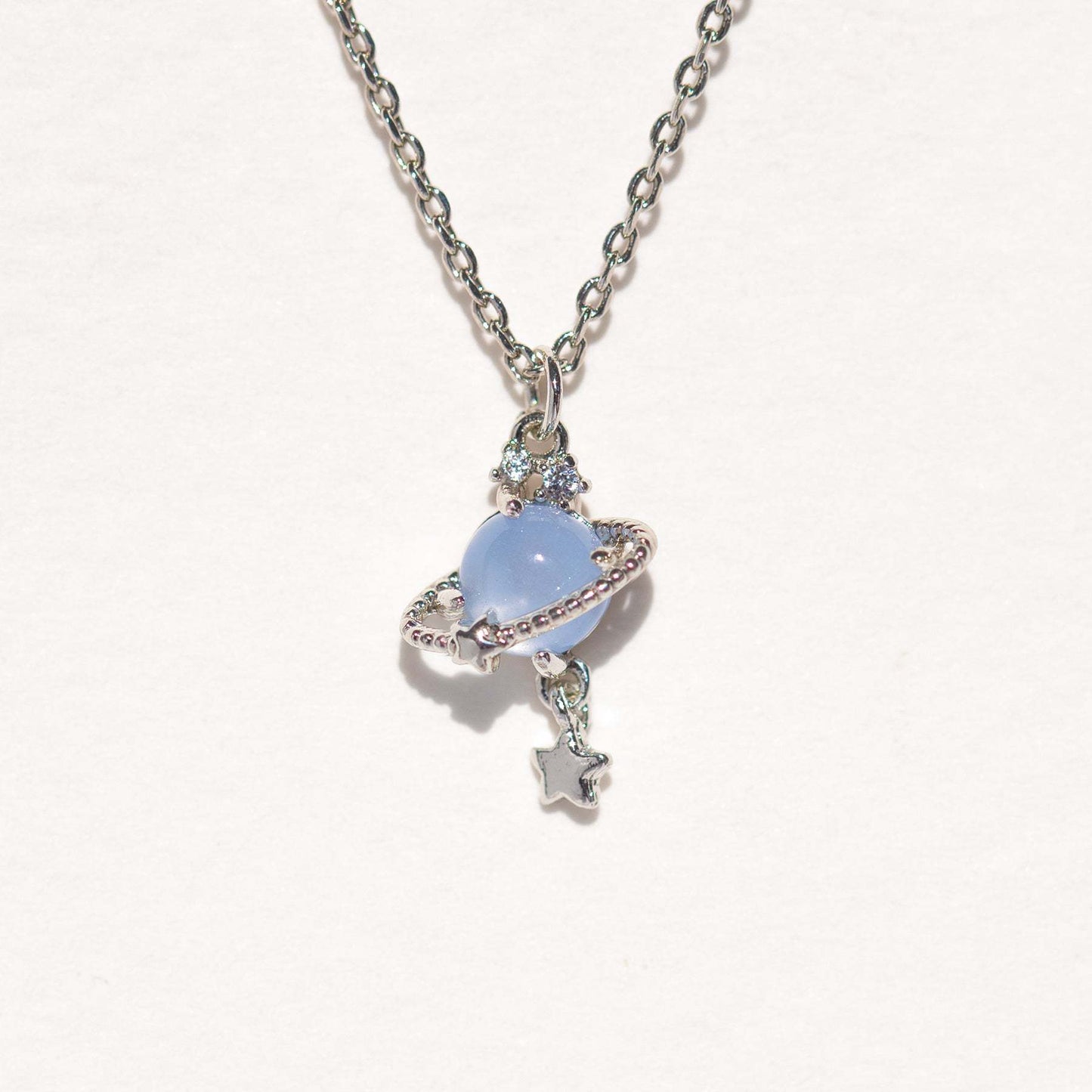 Exquisito collar envolvente de Saturno de lujo ligero