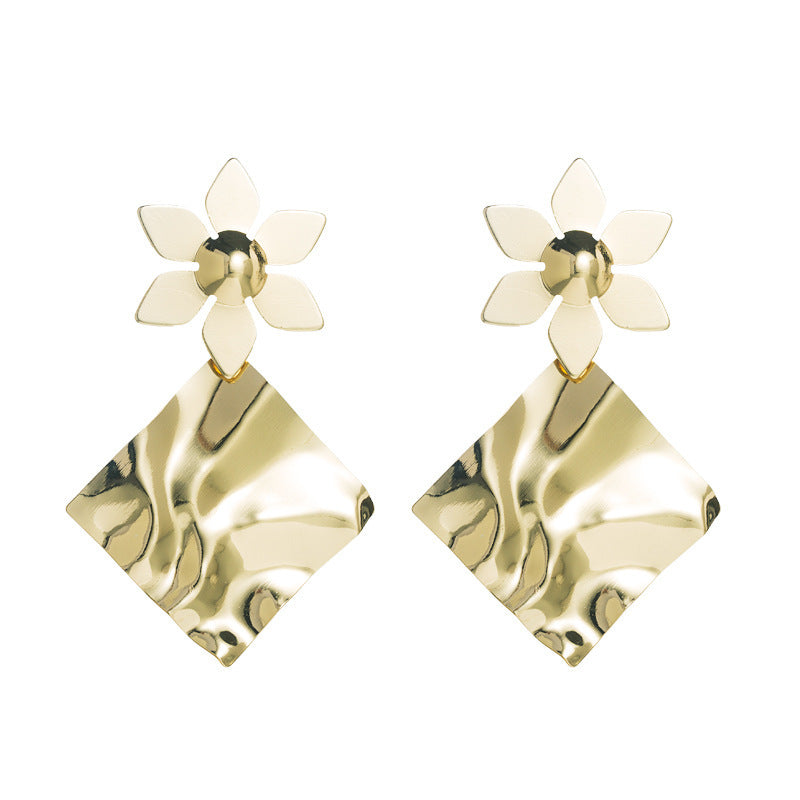 Boucles d'oreilles minoritaires capricieuses plaquées or géométriques cool