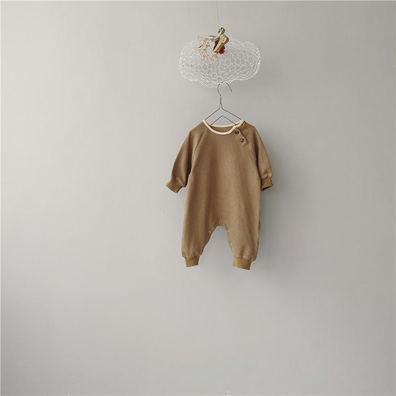 Une-pièce à manches longues pour bébé confortable et simple