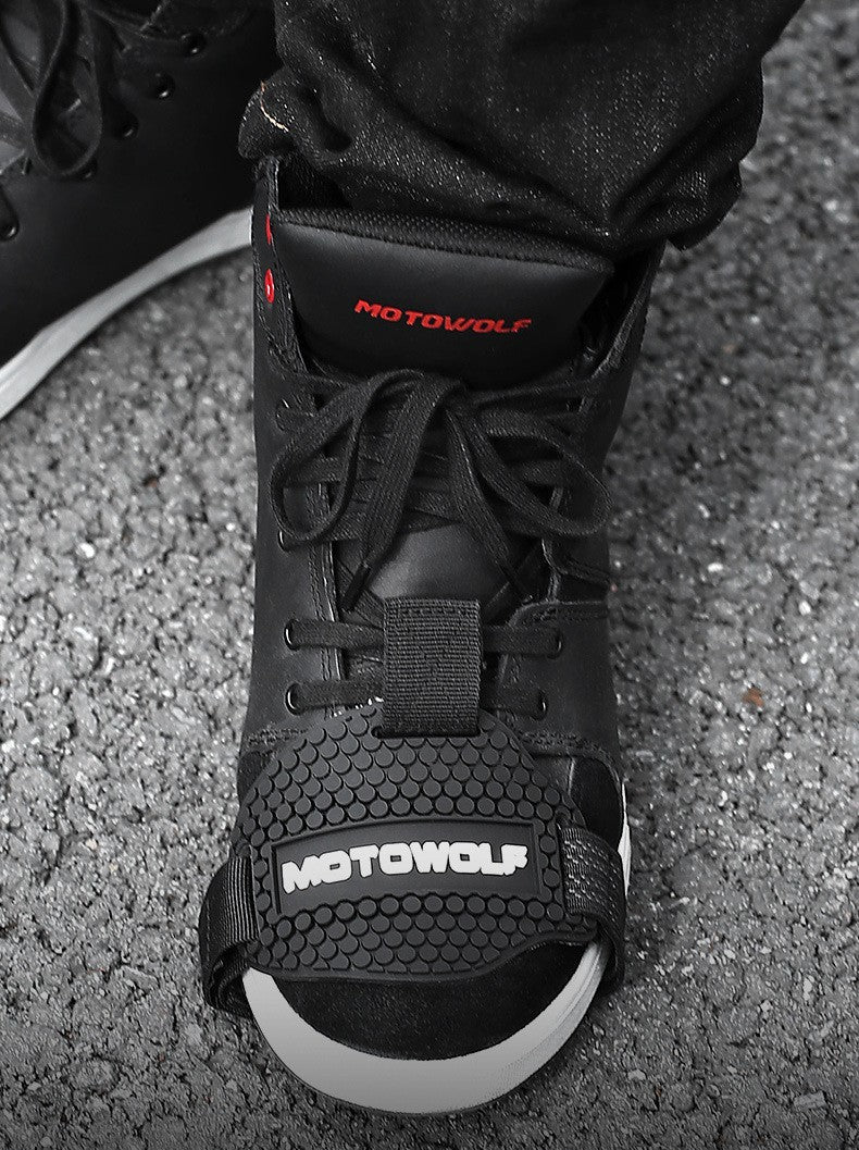 Equipo de protección para zapatos de moto.