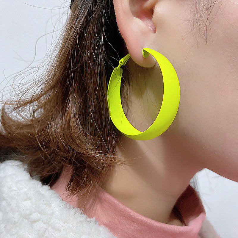 Grand anneau d'oreille couleur bonbon, Style coréen, personnalité de la mode, Grandeur