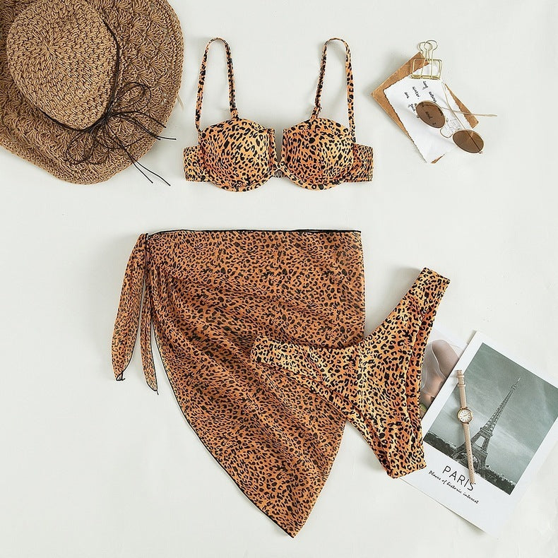 Robe de plage bikini fleurie trois pièces