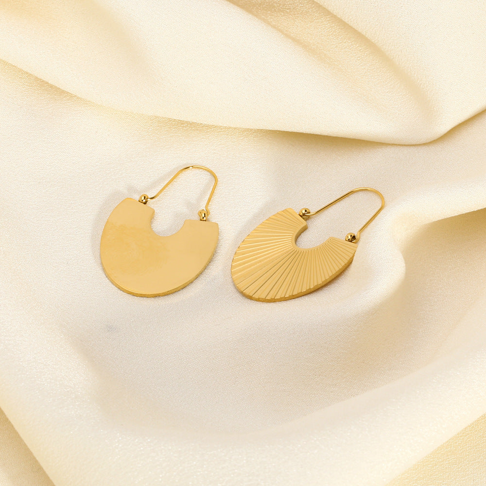 Boucles d'oreilles pétoncles côtelées en acier inoxydable