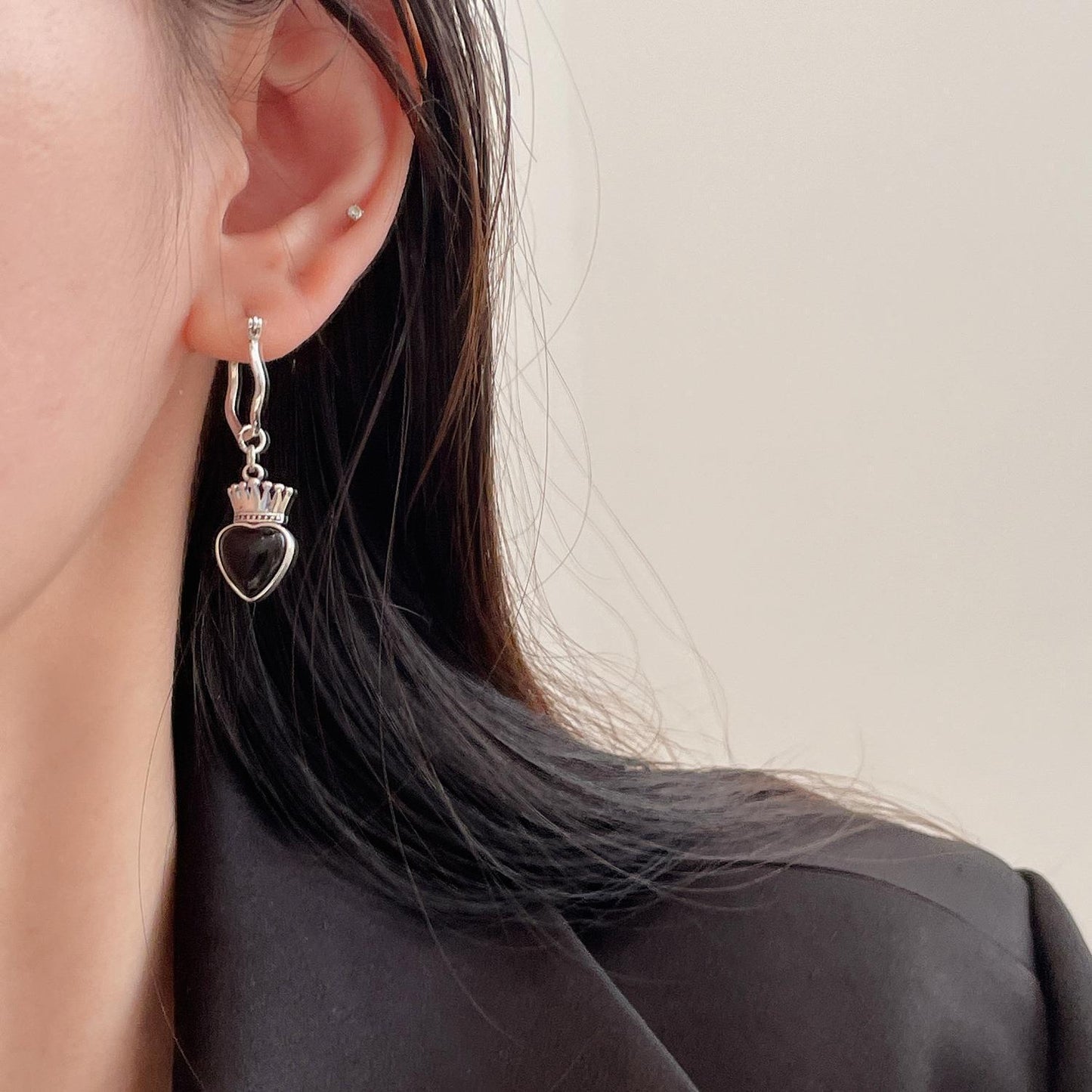 Boucles d'oreilles asymétriques Agate Crown Love pour femmes