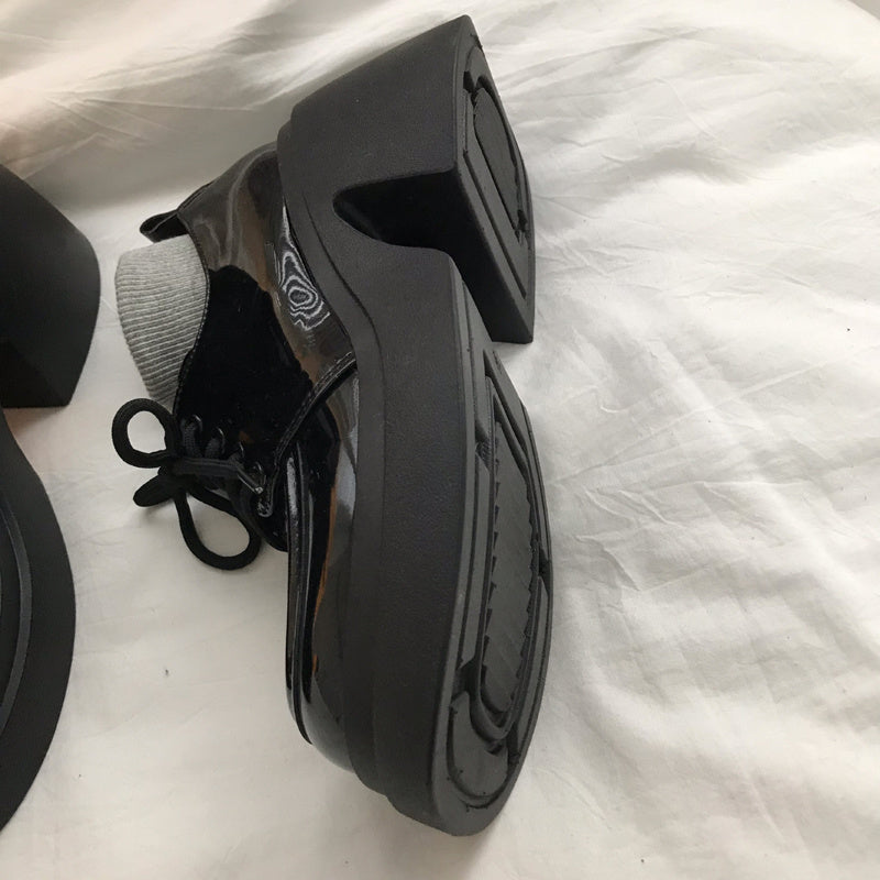 Talons hauts épais avec petites chaussures en cuir à lacets, chaussures simples polyvalentes noires de Style britannique pour femmes