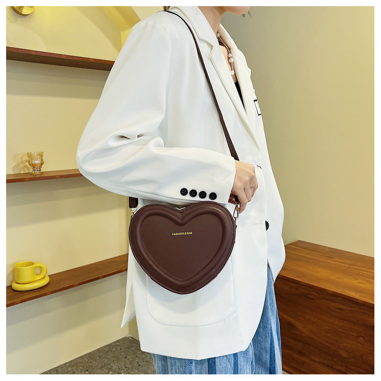 Sac messager à bandoulière en forme de coeur à la mode