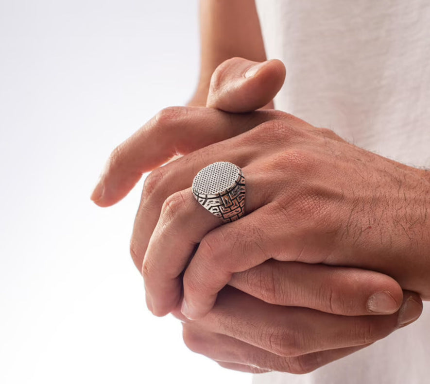 Anillo con estampado vintage para hombre