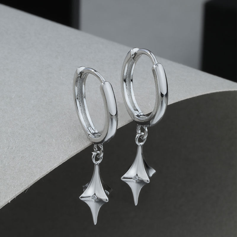 Pendientes de hombre punk de diseño minimalista