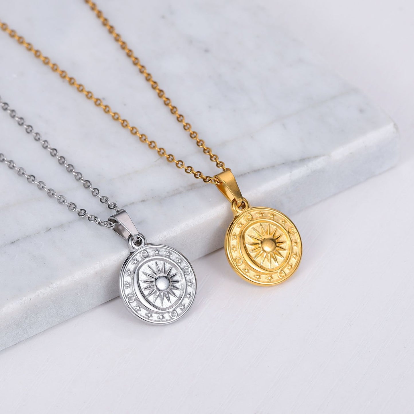 Collier pendentif boussole XINGX soleil lune en acier titane