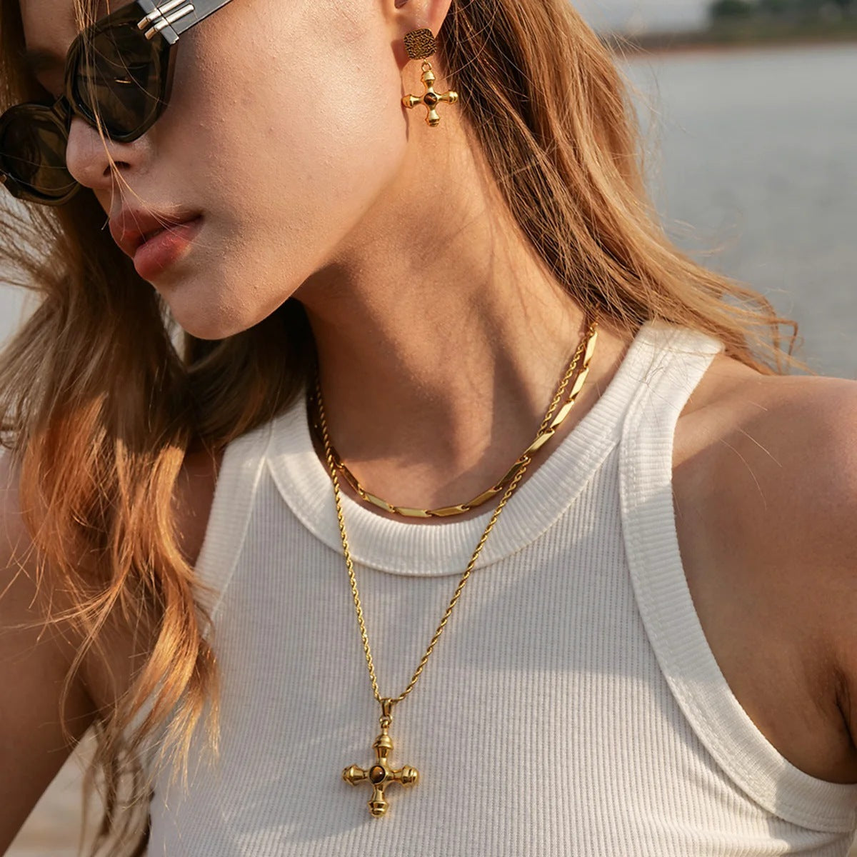 Collier pendentif croix de personnalité de la mode