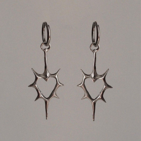 New Special-interest Design Hollow Thorns Peach Heart Earrings