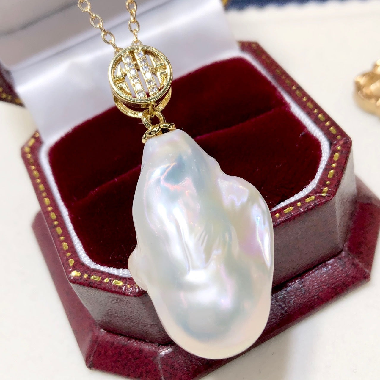 Pendentif en perles d'eau douce naturelles, lumière magique de forme baroque, pendentif en perles Edison