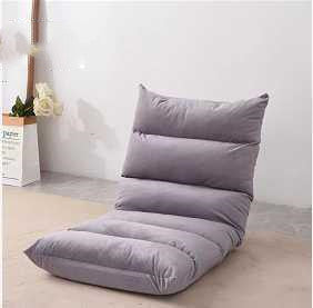 Balcón con sofá perezoso equipado con tatami moderno