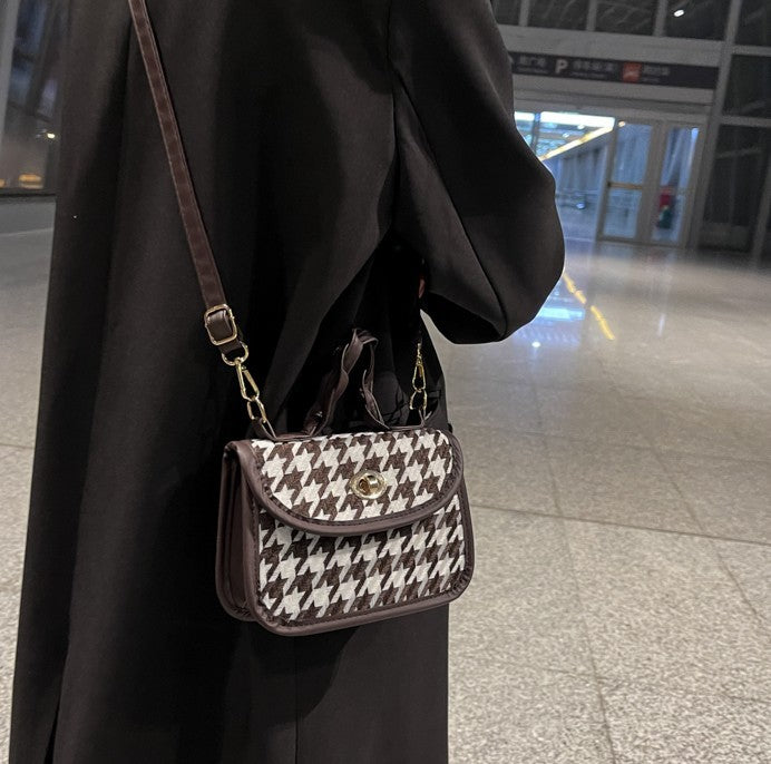 Petit sac à bandoulière en damier tendance