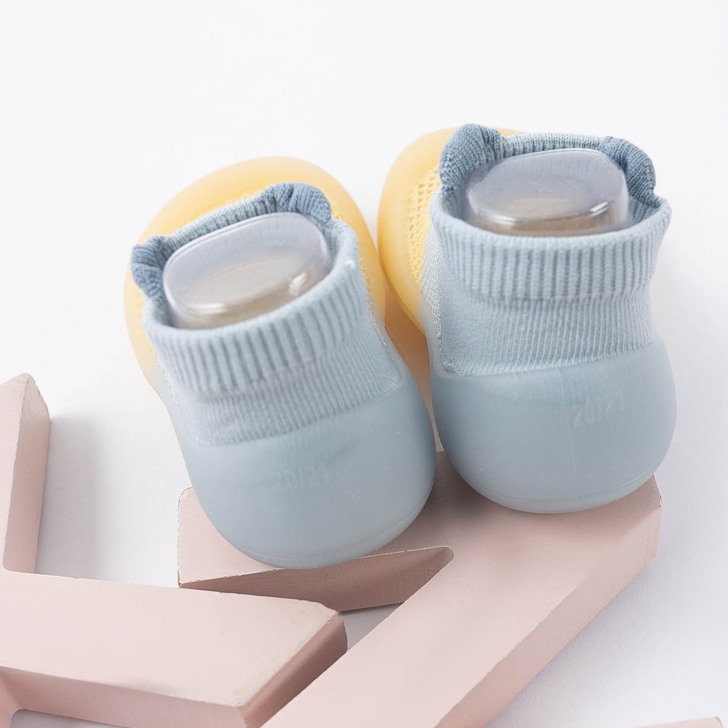 Zapatos para bebés y niños pequeños, calzado antideslizante de fondo suave y transpirable para el suelo para niños y niñas