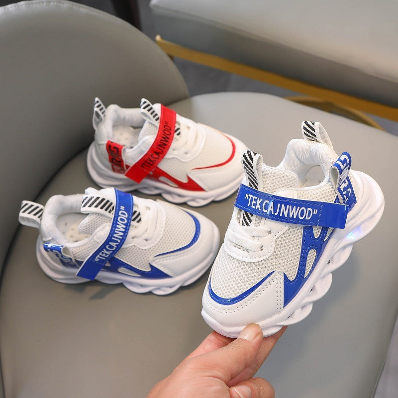 Chaussures lumineuses respirantes en maille pour enfants, chaussures de sport décontractées avec sangle Alphabet