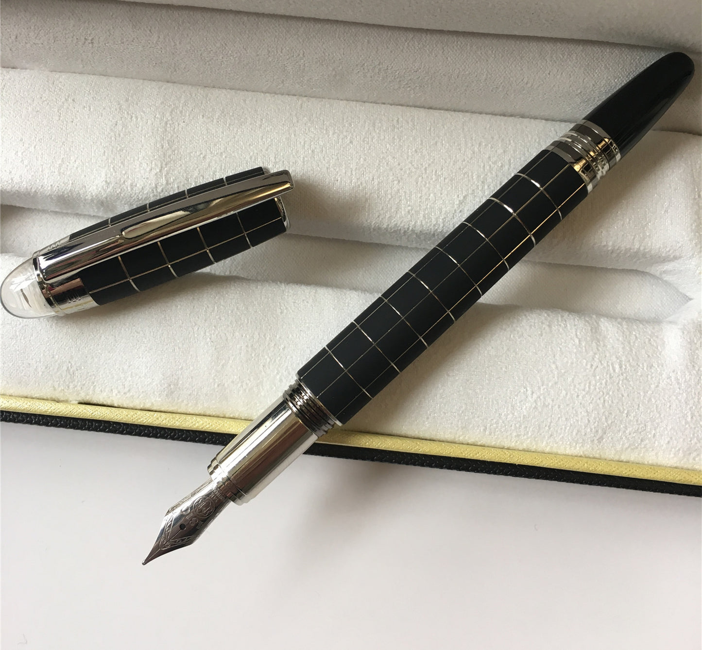 Interstellar Crystal Head Series Bolígrafo Roller de metal Pluma estilográfica Pluma estilográfica clásica de carbono