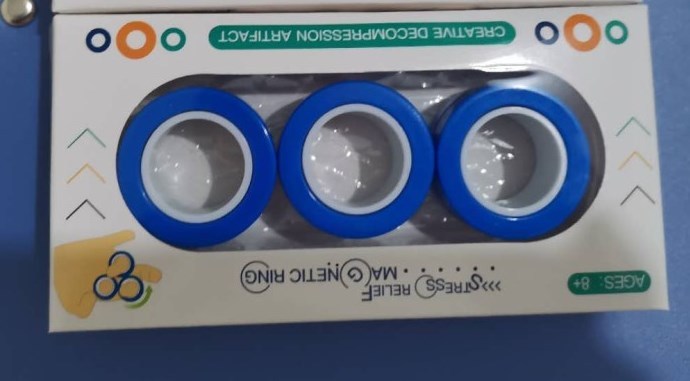 Anillo giratorio de dedo magnético