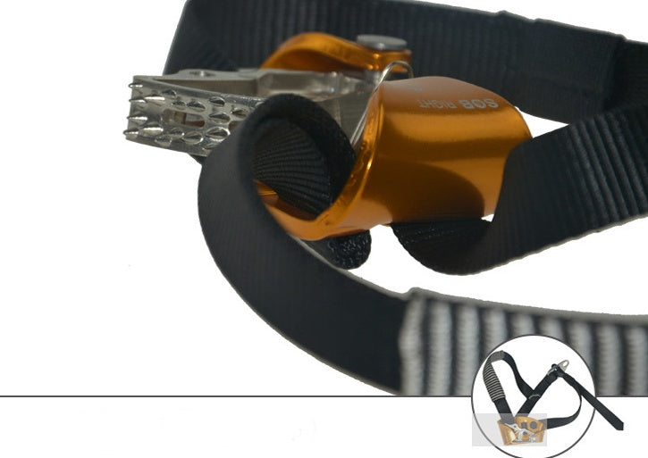 Equipo de escalada de montañismo.