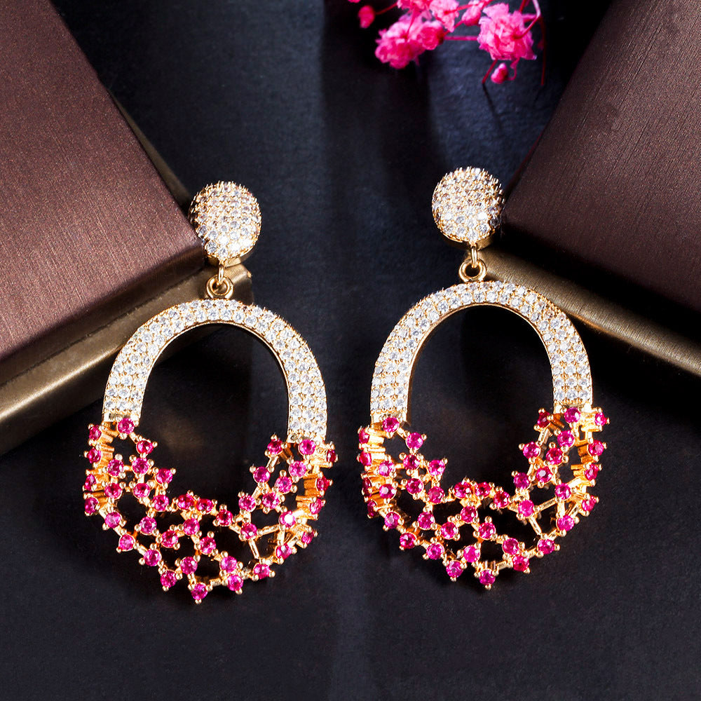 Boucles d'oreilles à tige en cristal et diamant dans les débris creux