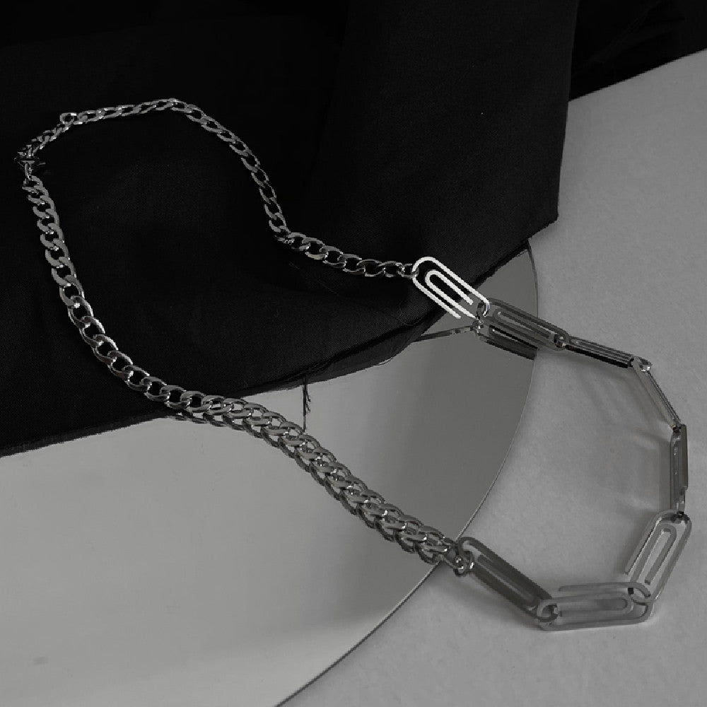 Collier en forme de clip en acier titane, personnalité