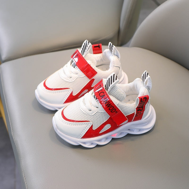 Chaussures lumineuses respirantes en maille pour enfants, chaussures de sport décontractées avec sangle Alphabet