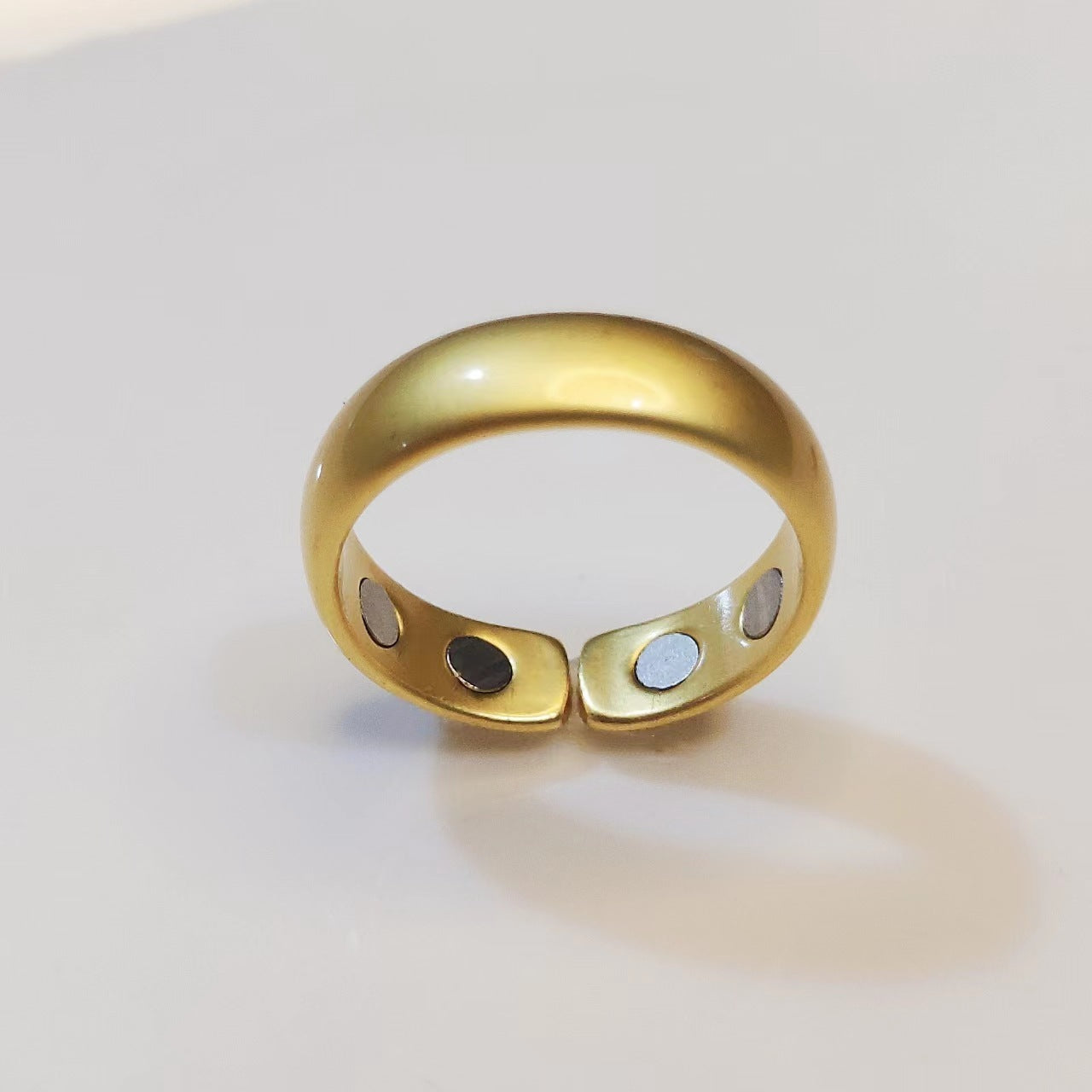 Anillo magnético abierto magnético personalizado de oro rosa galvanizado para hombre