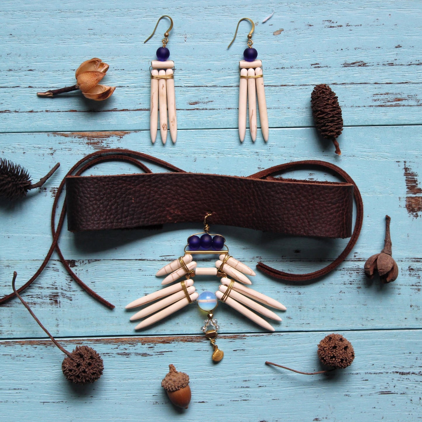 Collier d'ornement de cou en peau de vache