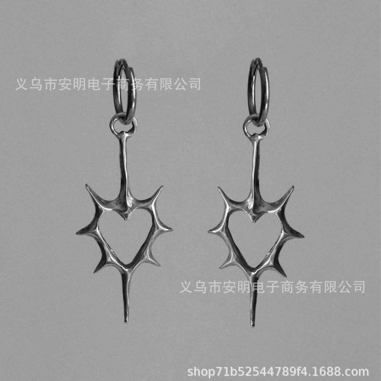 New Special-interest Design Hollow Thorns Peach Heart Earrings