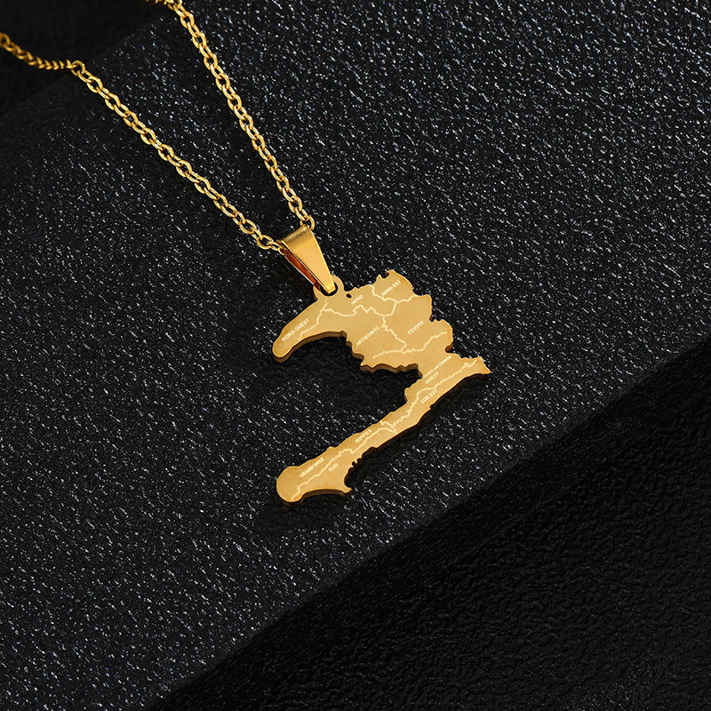Collier pendentif carte personnalisé à la mode