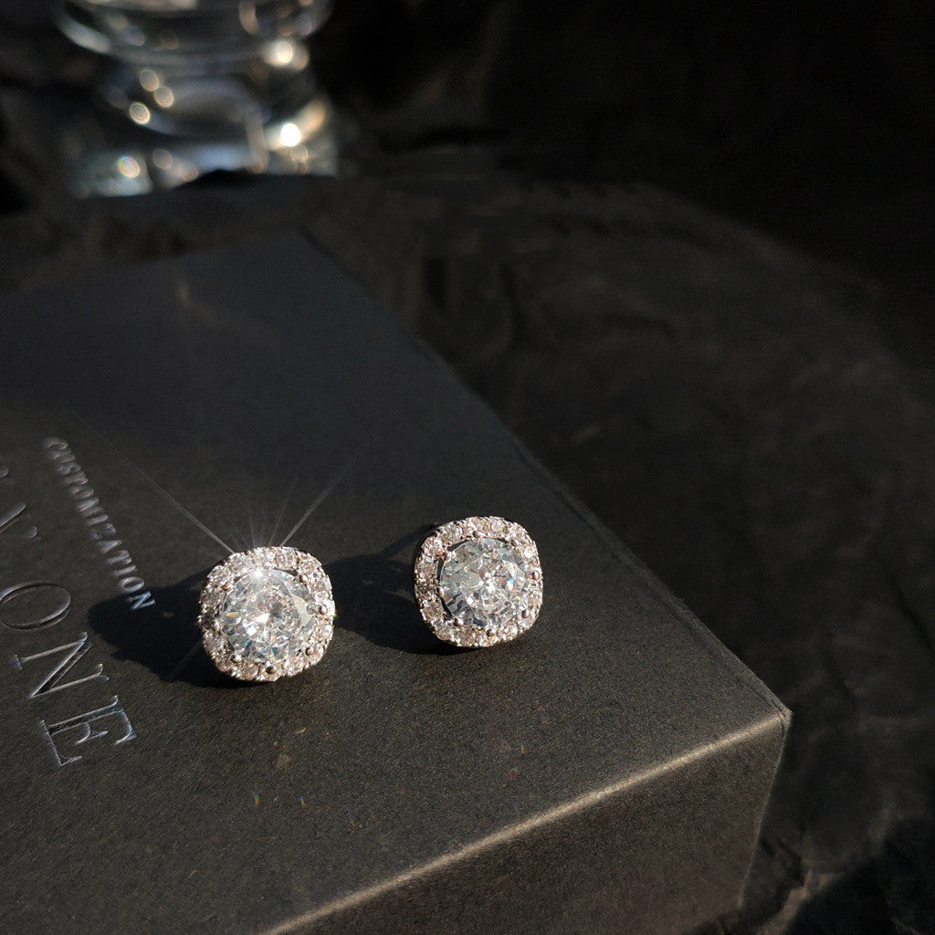 Boucles d'oreilles carrées simples pour femmes