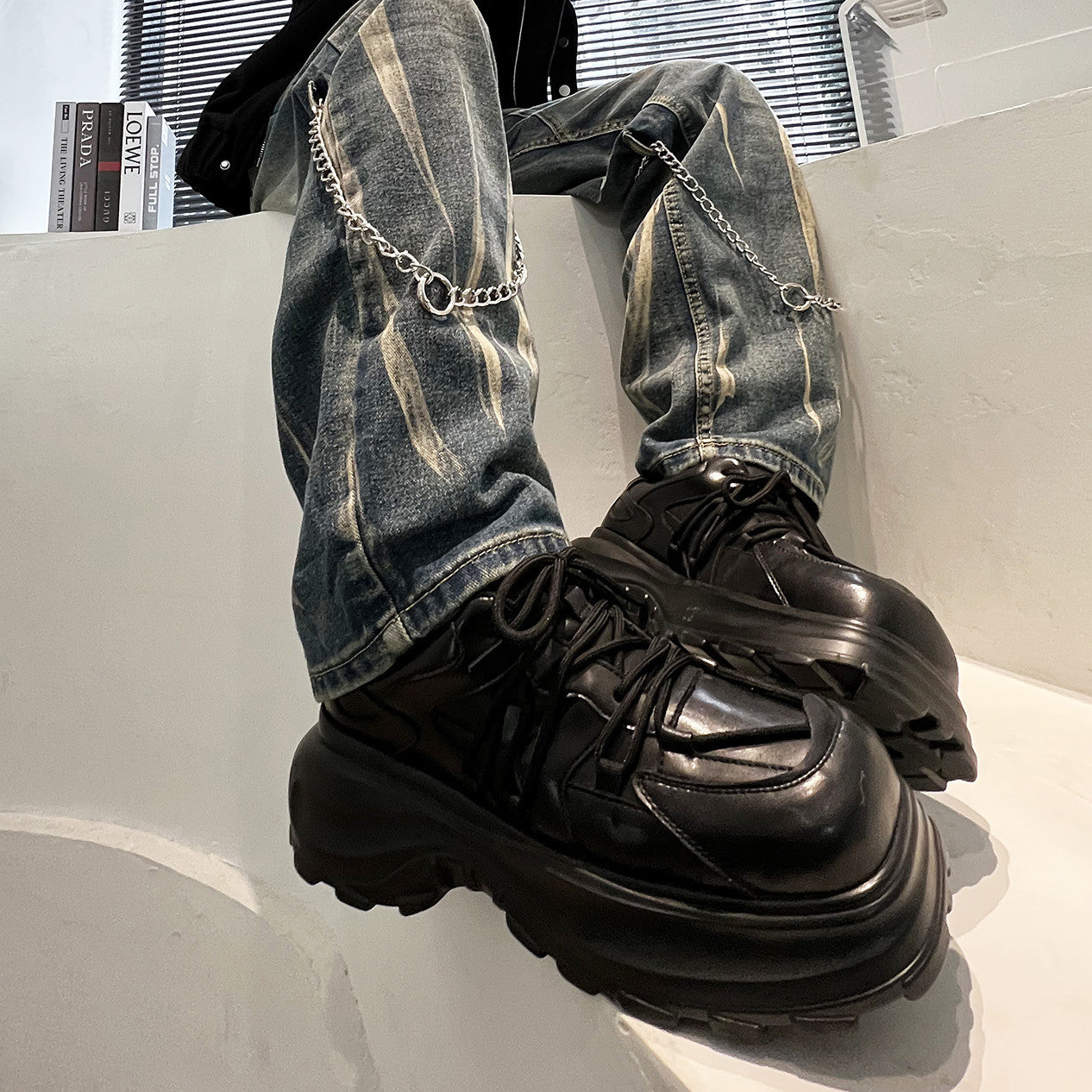 Zapatillas de deporte con cabeza cuadrada de piel de vaca con parte inferior gruesa a la moda para hombre