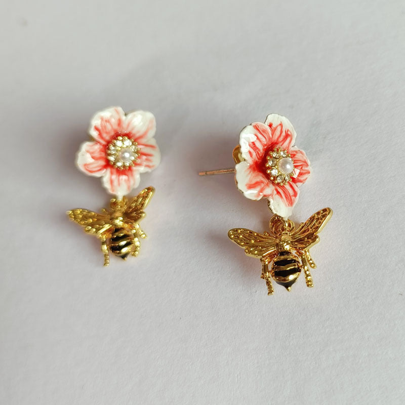 Boucles d'oreilles douces et romantiques en forme d'abeille et de fleur pour femme