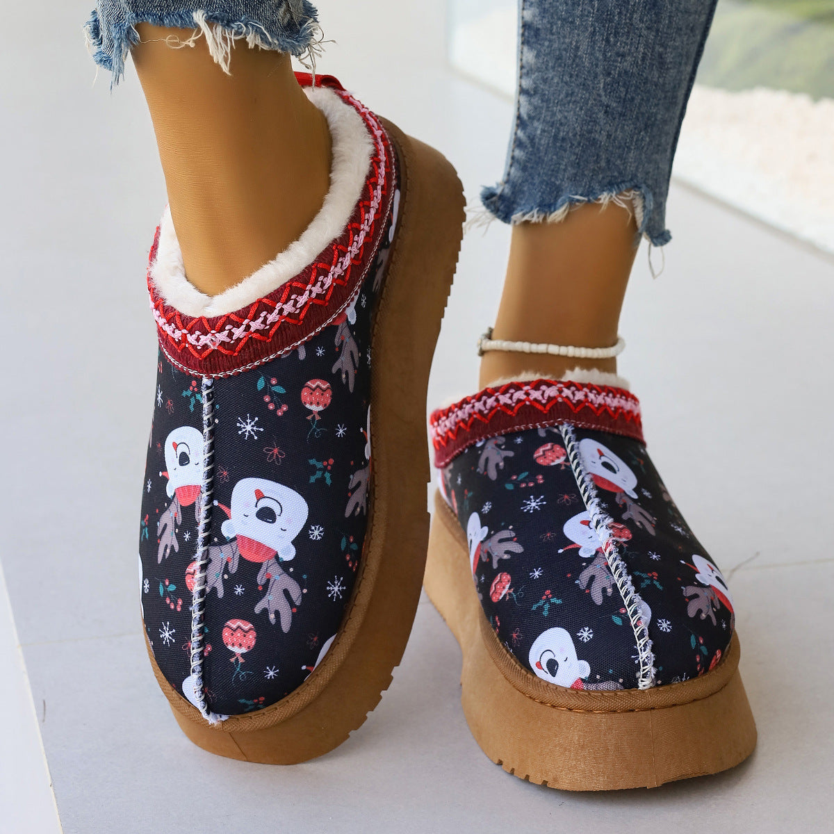 Bottines imprimées de noël pour femmes, chaussures de maison décontractées à enfiler, doublées en peluche, bottes courtes confortables d'hiver