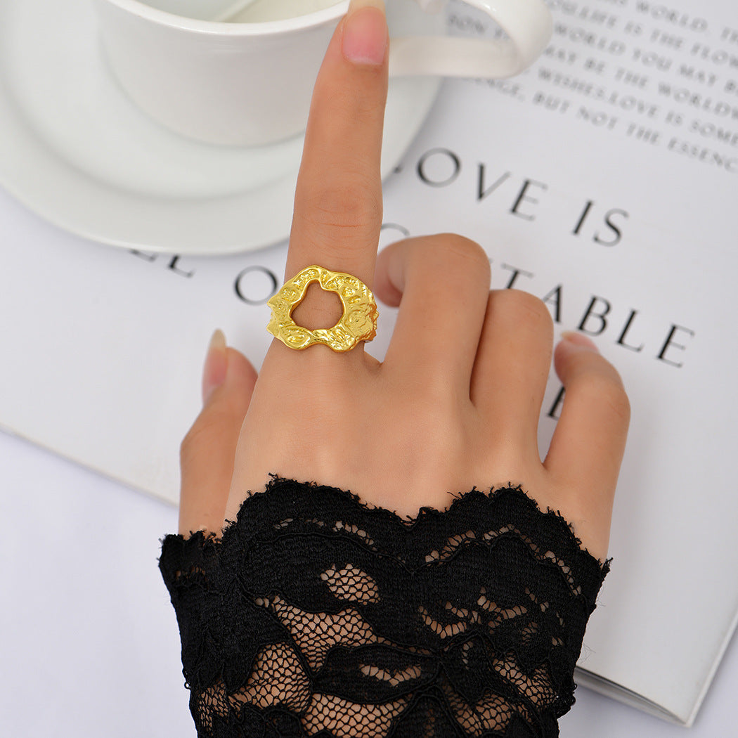 Anillo De Oro Chapado En Cobre Con Textura Hueca Cóncava Y Convexa Irregular