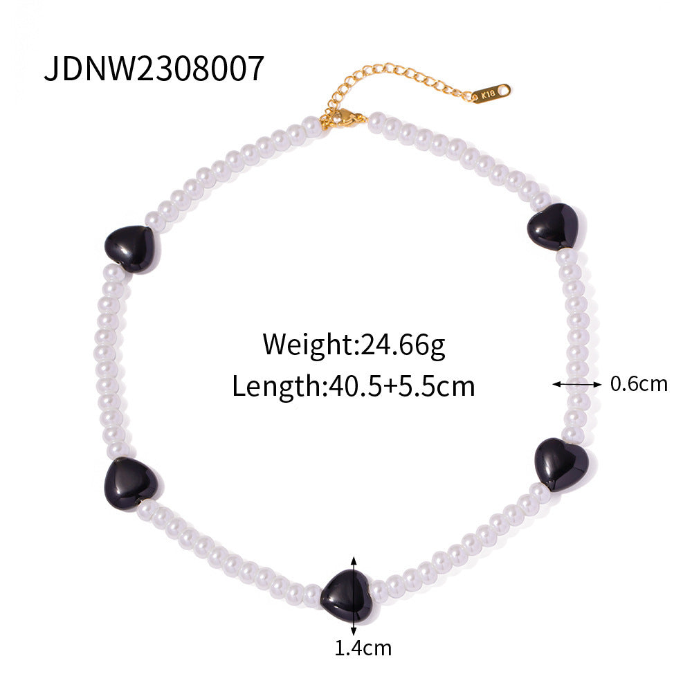 Collar de perlas de cristal en forma de corazón de mujer de color negro