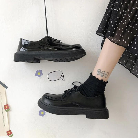 Chaussures en cuir à lacets à tête ronde assorties à la mode pour femmes