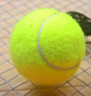 Tennis avec cordage de tennis