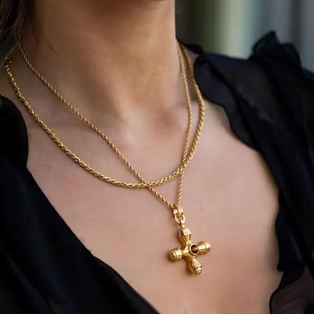 Collier pendentif croix de personnalité de la mode