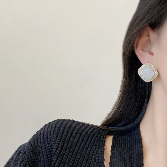 Boucles d'oreilles carrées super féeriques à aiguille en argent sterling avec diamants géométriques